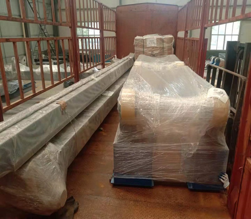 發(fā)往江蘇操作機(jī)滾輪架。。。(圖1)